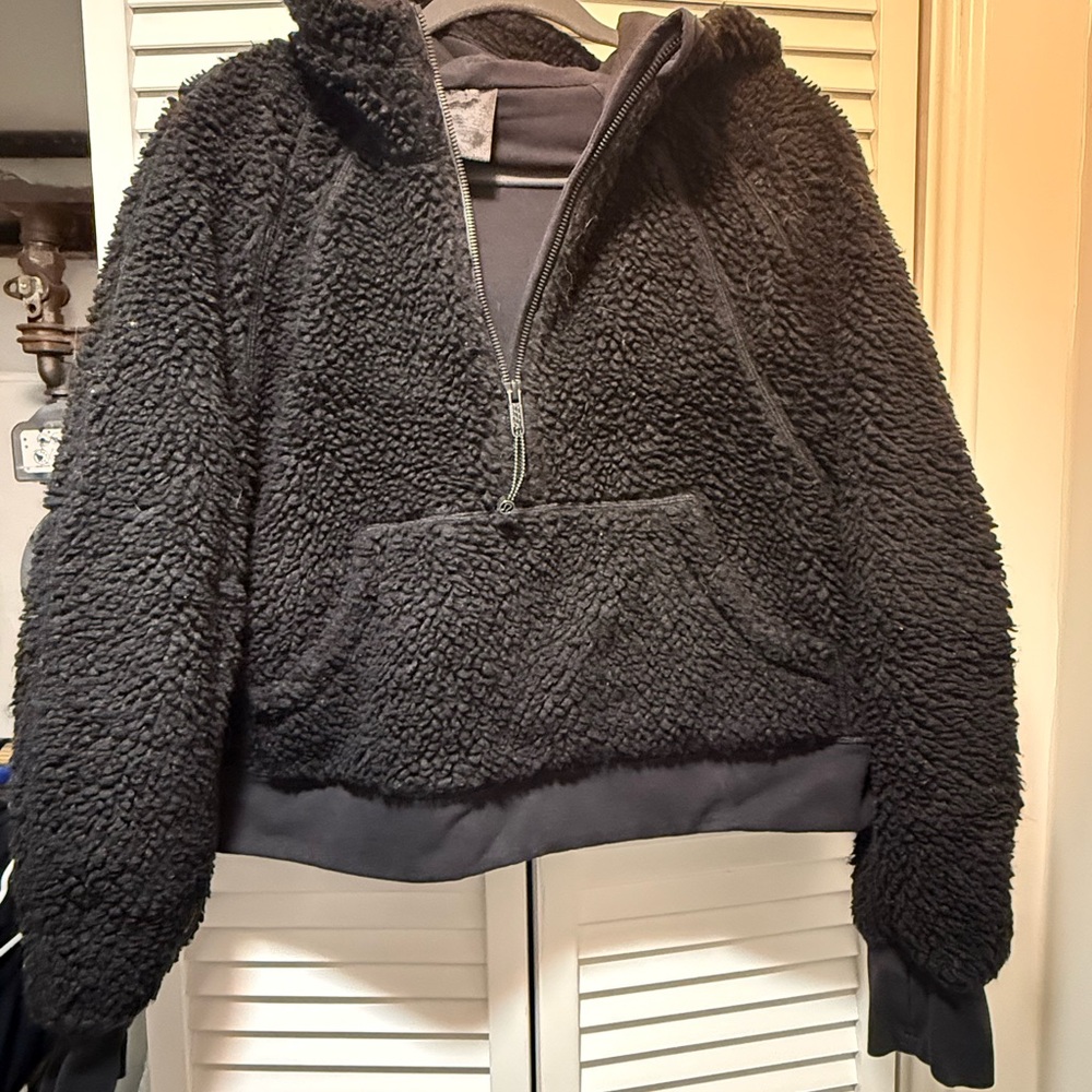 lululemon athletica Black Teddy Jacket Half-Zip size M/L